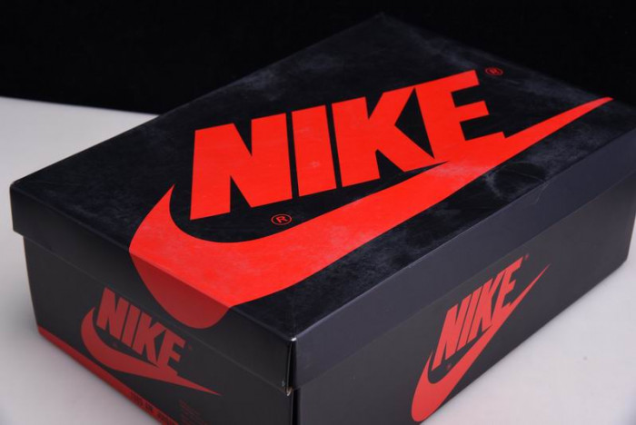 Air Jordan 1 Hyper Royal 555088-402