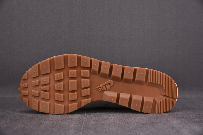 SACAI X NIKE VAPORWAFFLE 3.0 DD1875-001