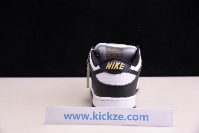 s*upre*me X NIKE SB DUNK LOF DH3228-102