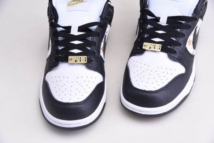 s*upre*me X NIKE SB DUNK LOF DH3228-102