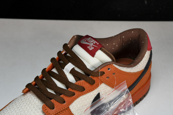 SB Dunk Low Top Ramen - 313170-101