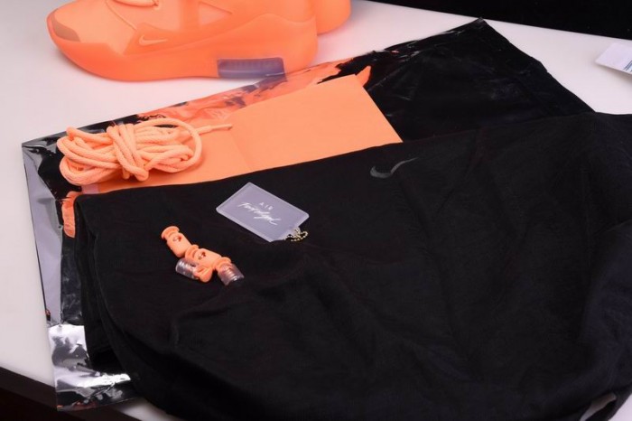 Air Fear Of God 1 Orange Pulse - AR4237-800