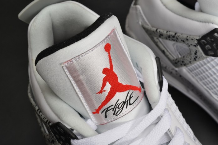 Air Jordan 4 OG “White Cement”  840606-192