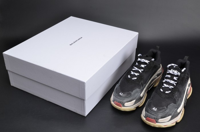 BL 17FW TRIPLE S TRAINER  BLACK/ RED MENS W05M23972