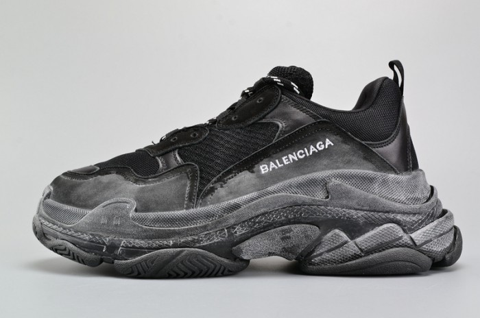 BL BLACK TRIPLE S TRAINER W06G01001